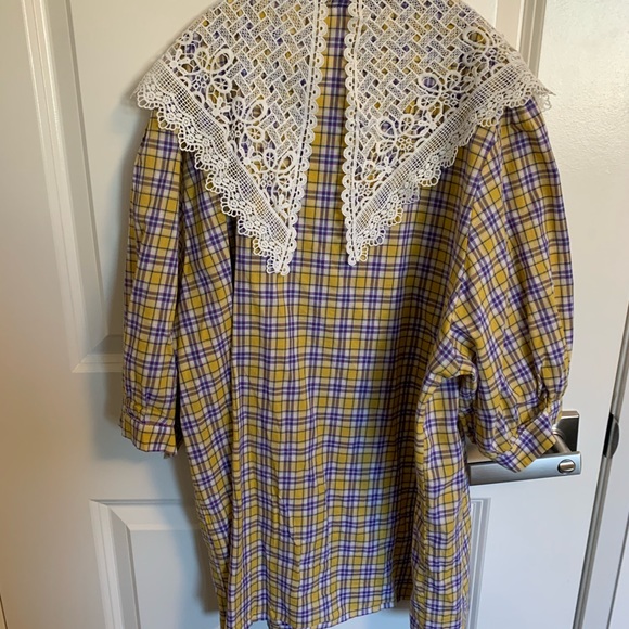 The Dot Blouse - Picture 2 of 2